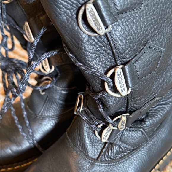 Sorel Black Leather Faux Fur Trim Winter Boots - Picture 2 of 5